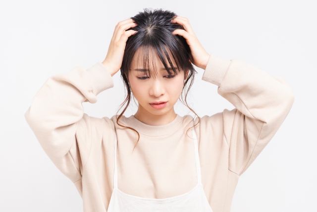 ブラのサイズが無くて困った女性の様子