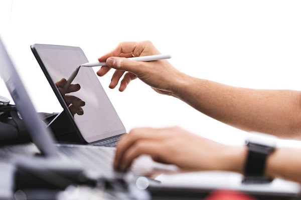 大学生がiPadを学割で購入する方法のイメージ画像