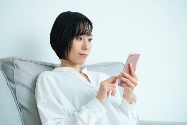 スマートフォンを使う人